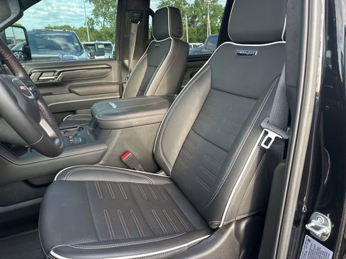 Used 2025 GMC Sierra 2500 AT4X AWD/4WD image 13