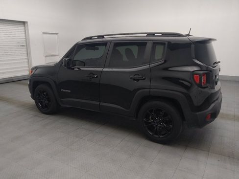 Used 2021 Jeep Renegade Latitude FWD image 3