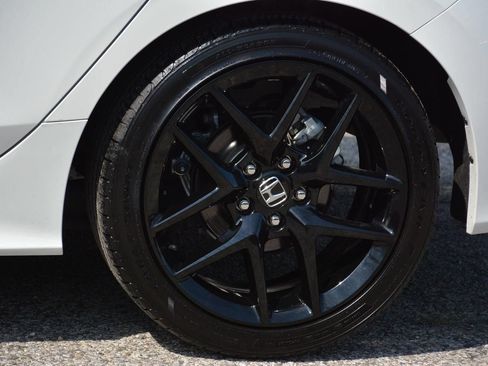 Used 2025 Honda Civic Sport image 31