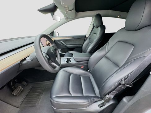 Used 2023 Tesla Model Y Long Range image 13