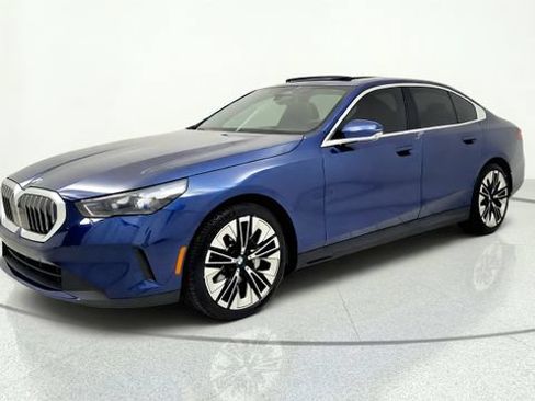 Used 2026 BMW 530i RWD image 3