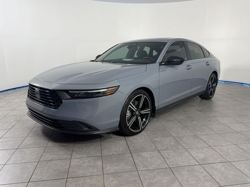 Used 2023 Honda Accord Sport image 1