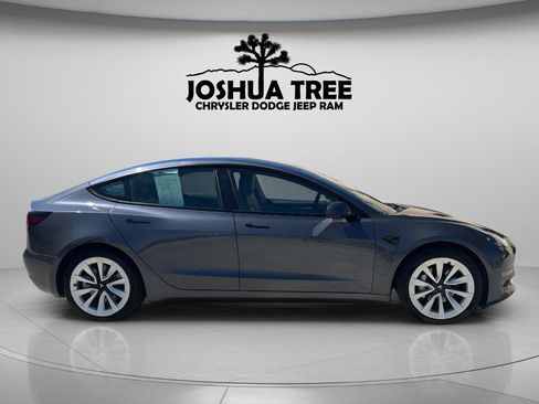 Used 2022 Tesla Model 3 RWD image 8