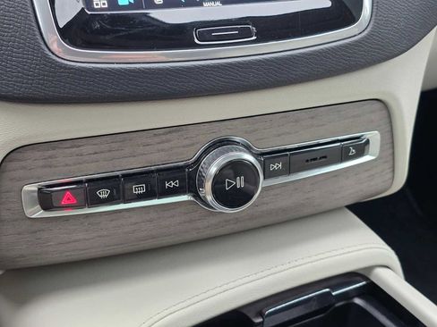 Certified 2024 Volvo XC90 T8 Plus image 31