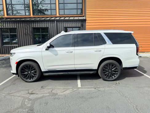 Used 2021 Cadillac Escalade Premium Luxury w/ Performance Package AWD/4WD image 2
