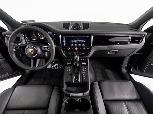 New 2026 Porsche Macan image 18