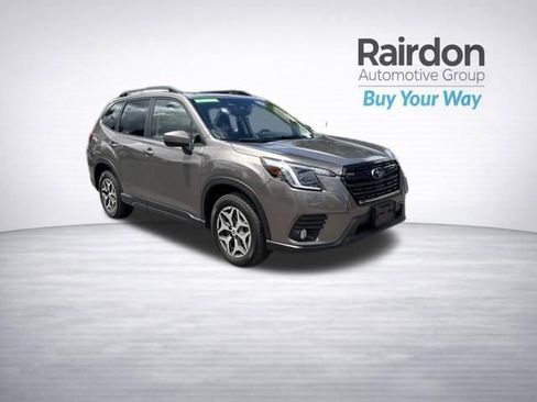 Used 2022 Subaru Forester Premium AWD/4WD image 1