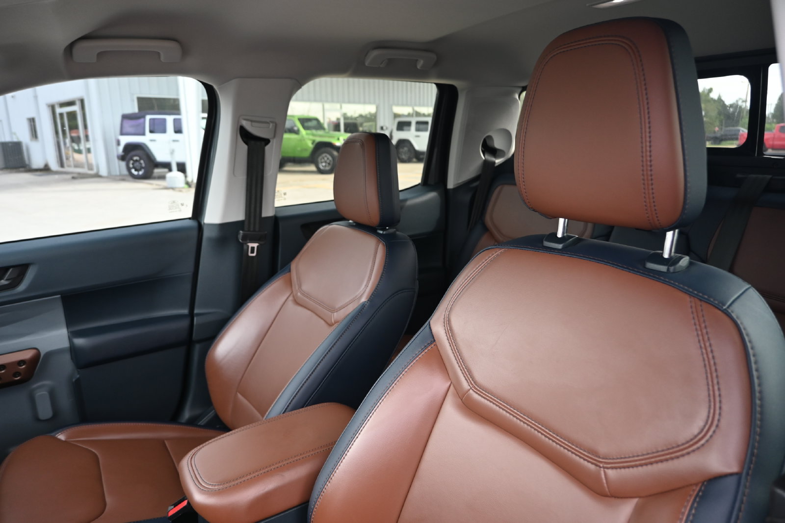 Used 2024 Ford Maverick Lariat FWD image 12
