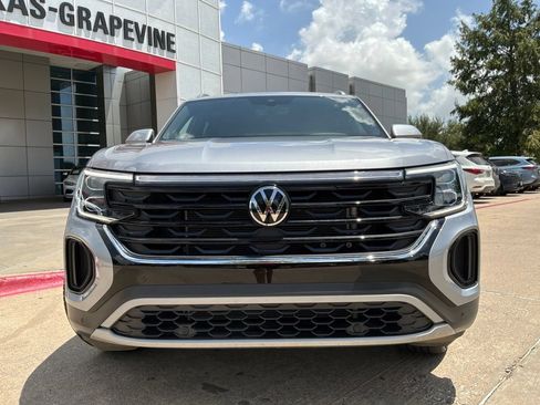 Used 2026 Volkswagen Atlas Cross Sport SE FWD image 3