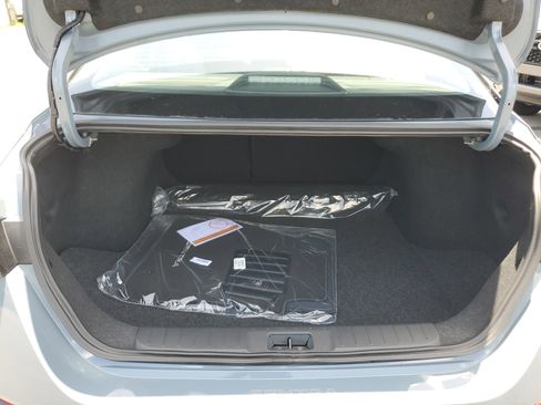 New 2025 Nissan Sentra SR w/ Midnight Edition image 9