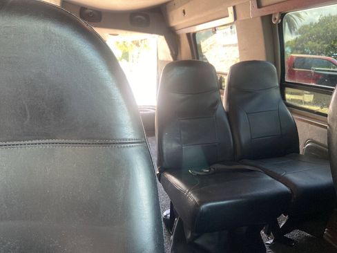 Used 1999 Ford E-250 and Econoline 250 Extended RWD image 9