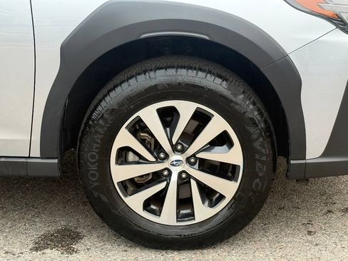 Used 2024 Subaru Outback Premium AWD/4WD image 12
