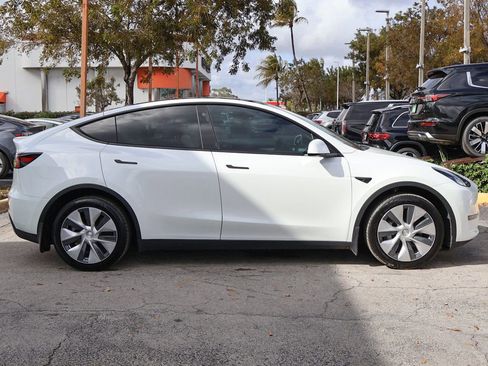 Used 2023 Tesla Model Y Long Range image 18