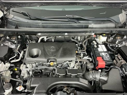 Used 2020 Toyota RAV4 XLE Premium image 10