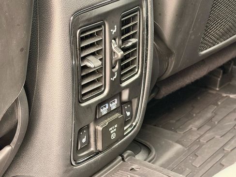 Used 2019 Jeep Grand Cherokee Trailhawk w/ Trailhawk Luxury Group AWD/4WD image 21