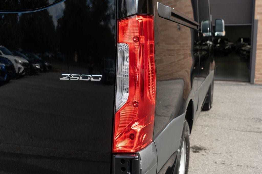 Used 2024 Mercedes-Benz Sprinter 2500 image 36