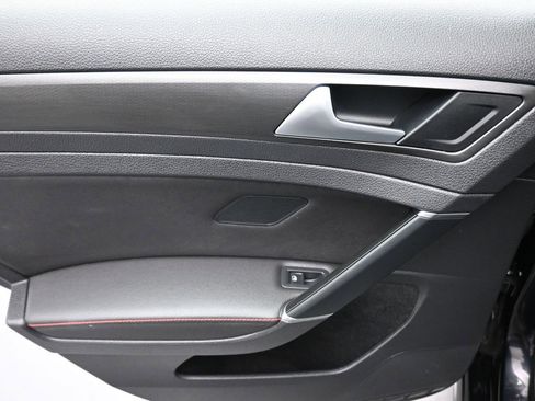 Used 2021 Volkswagen GTI Autobahn image 33