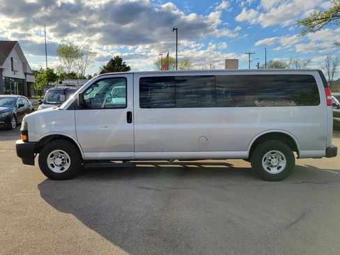 Used 2020 Chevrolet Express 3500 LS RWD image 7