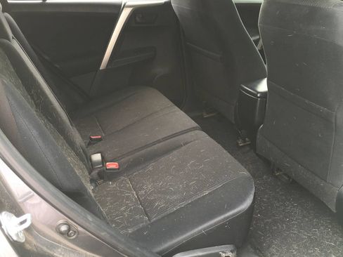 Used 2015 Toyota RAV4 LE AWD/4WD image 8