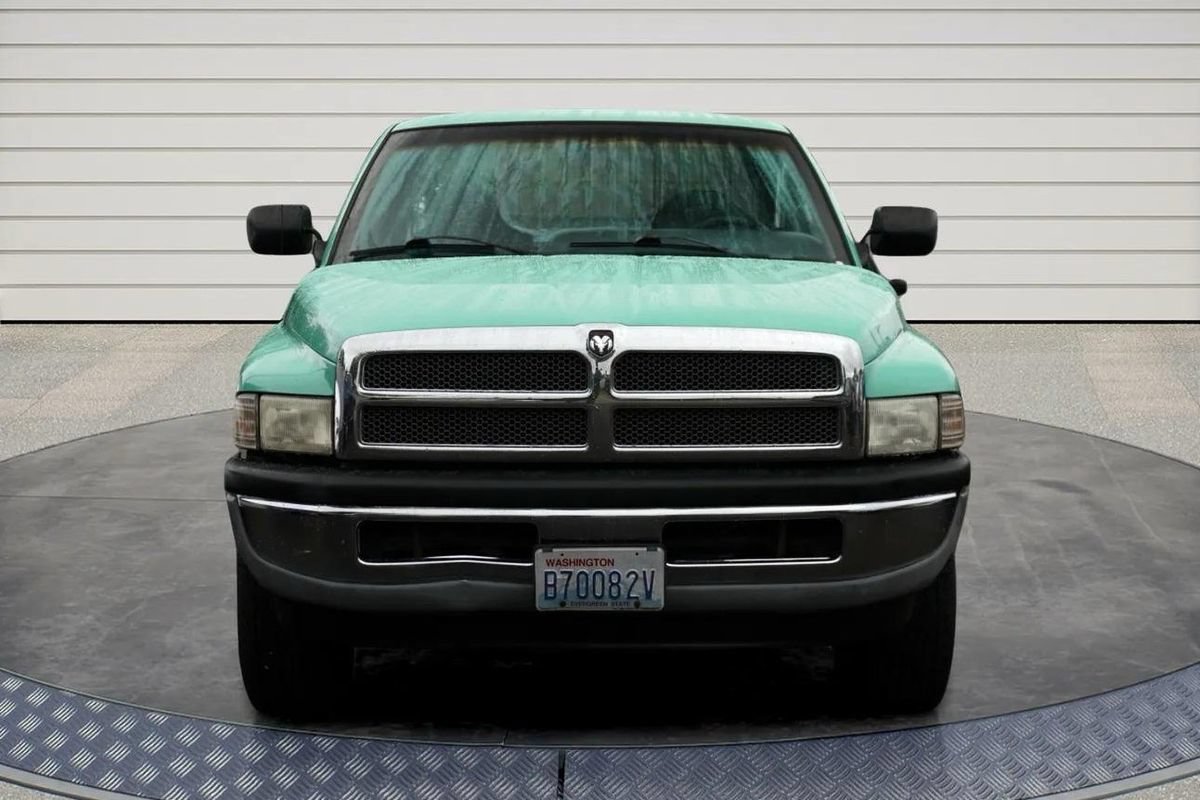 Used 1997 Dodge Ram 1500 Truck 4x4 Club Cab image 2