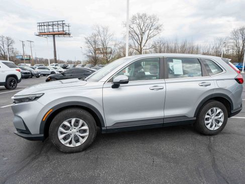 Used 2024 Honda CR-V LX image 3