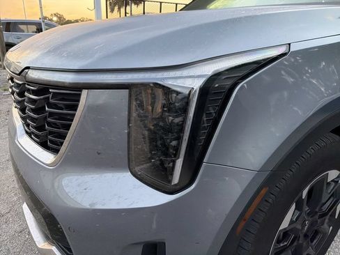 Used 2025 Kia Sorento S w/ Panoramic Sunroof Package FWD image 4
