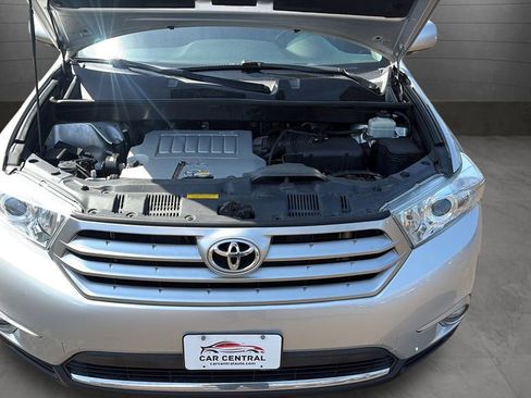 Used 2011 Toyota Highlander Limited w/ Tow Pkg image 27