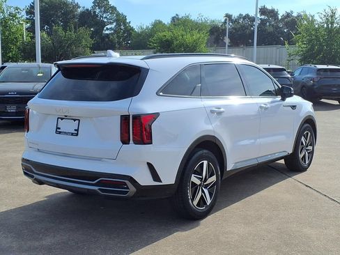 Used 2023 Kia Sorento S w/ Panoramic Sunroof Package FWD image 4