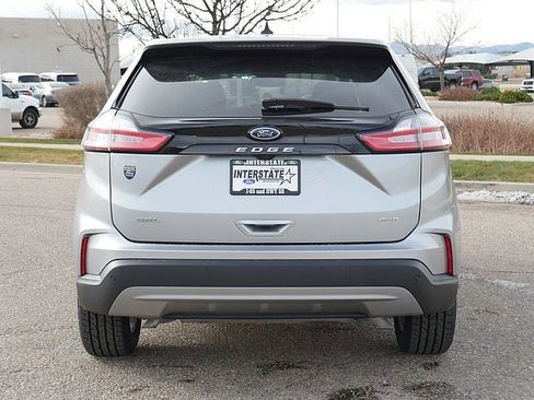 Used 2024 Ford Edge SEL w/ Convenience Package image 4
