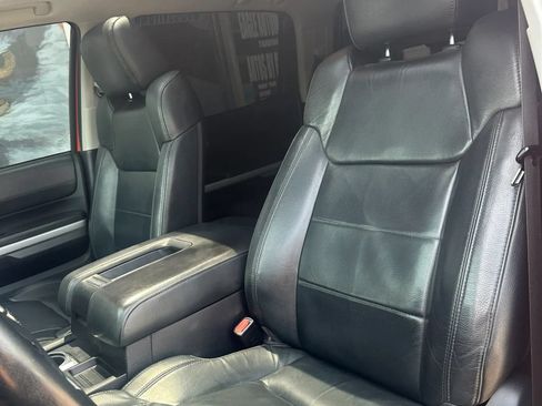Used 2017 Toyota Tundra Limited w/ Limited Premium Package AWD/4WD image 9