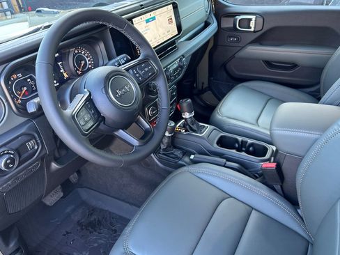 New 2026 Jeep Gladiator Mojave image 10