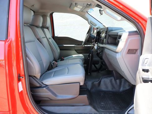 Used 2023 Ford F550 4x4 Regular Cab Super Duty image 37