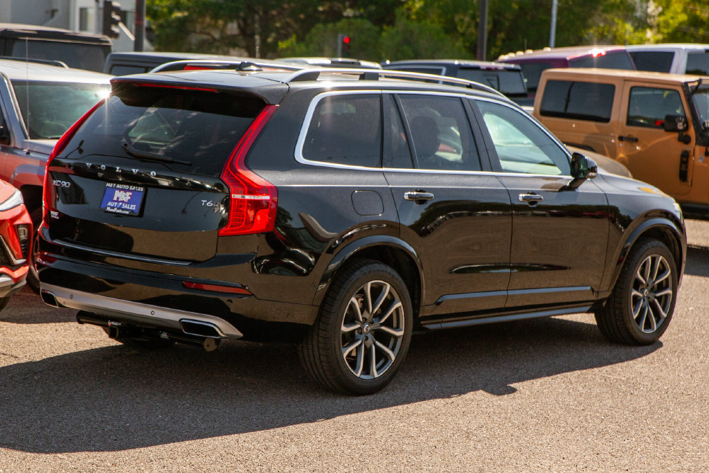 Used 2017 Volvo XC90 T6 Momentum w/ Vision Package AWD/4WD image 5