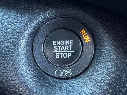 Used 2020 Jeep Cherokee Limited image 16