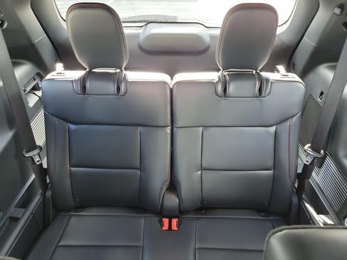 Used 2026 Ford Explorer ST-Line w/ ST-Line Street Pack RWD image 21