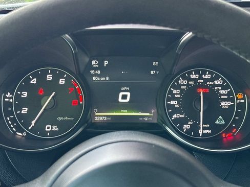 Used 2017 Alfa Romeo Giulia Quadrifoglio RWD image 23