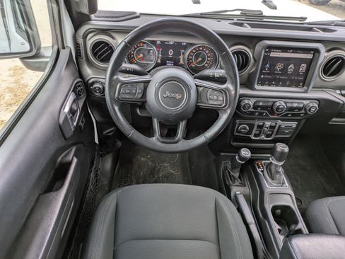 Used 2022 Jeep Gladiator Willys image 14