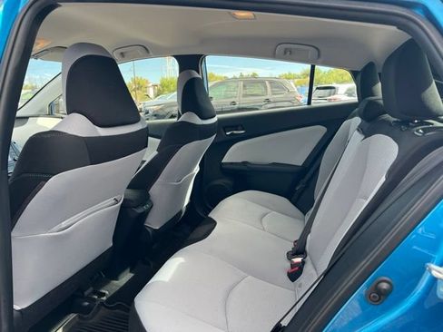 Used 2021 Toyota Prius LE FWD image 31