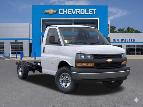 New 2025 Chevrolet Express 3500 w/ Power Convenience Package image 8
