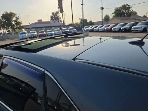 Used 2010 Toyota Venza FWD image 36