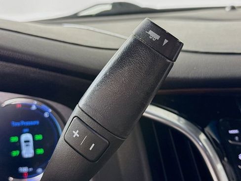 Used 2020 Cadillac Escalade Luxury image 16