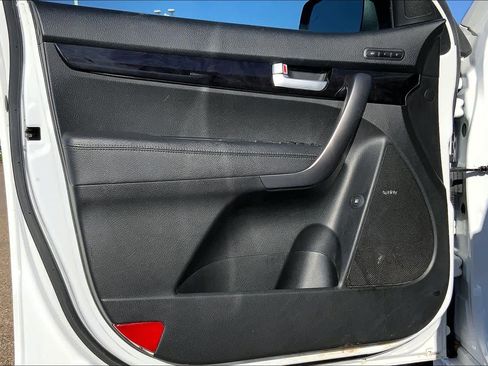 Used 2015 Kia Sorento SX FWD image 21