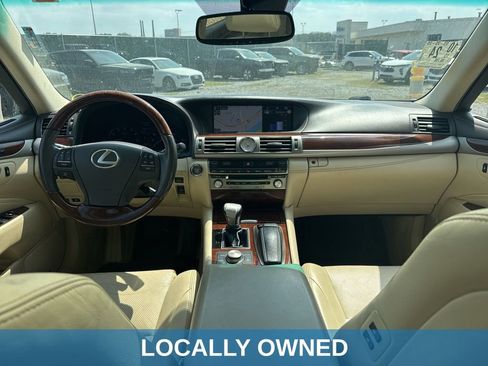 Used 2015 Lexus LS 460 w/ Comfort Package RWD image 15