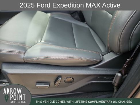 Used 2025 Ford Expedition Max Active AWD/4WD image 23