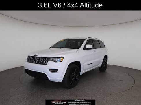 Used 2020 Jeep Grand Cherokee Altitude AWD/4WD image 2