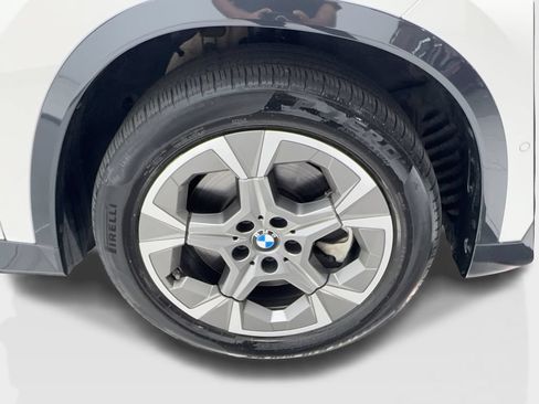 Used 2025 BMW X1 xDrive28i AWD/4WD image 9