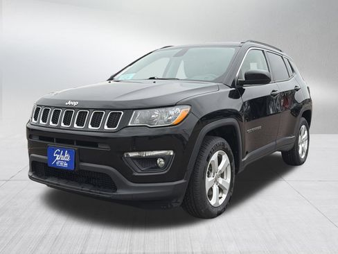 Used 2019 Jeep Compass Latitude image 4