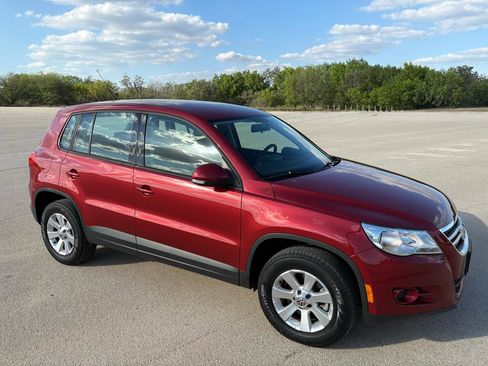 Used 2010 Volkswagen Tiguan S FWD image 63