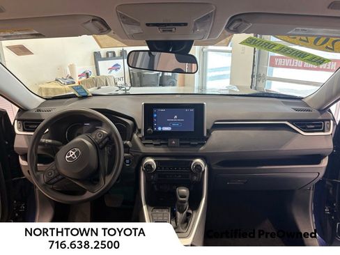 Used 2025 Toyota RAV4 XLE image 6