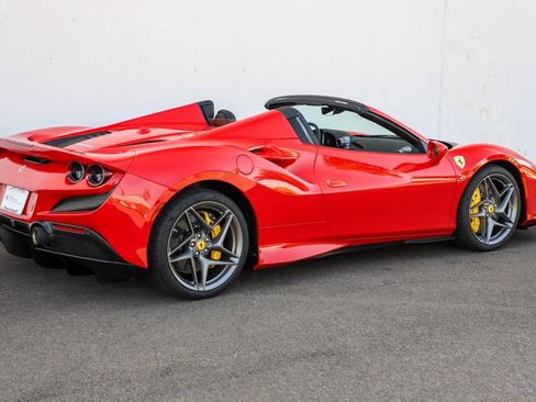 Certified 2022 Ferrari F8 Tributo RWD image 5